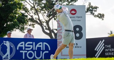 “อติวิชญ์” ตามผู้นำสองสโตรค ผ่านครึ่งทางศึก สิงคโปร์ โอเพ่นฯ 